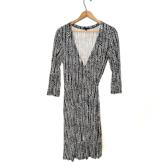 Gap | Black and White Dot Print Wrap Dress Size Medium - Picture 1 of 6
